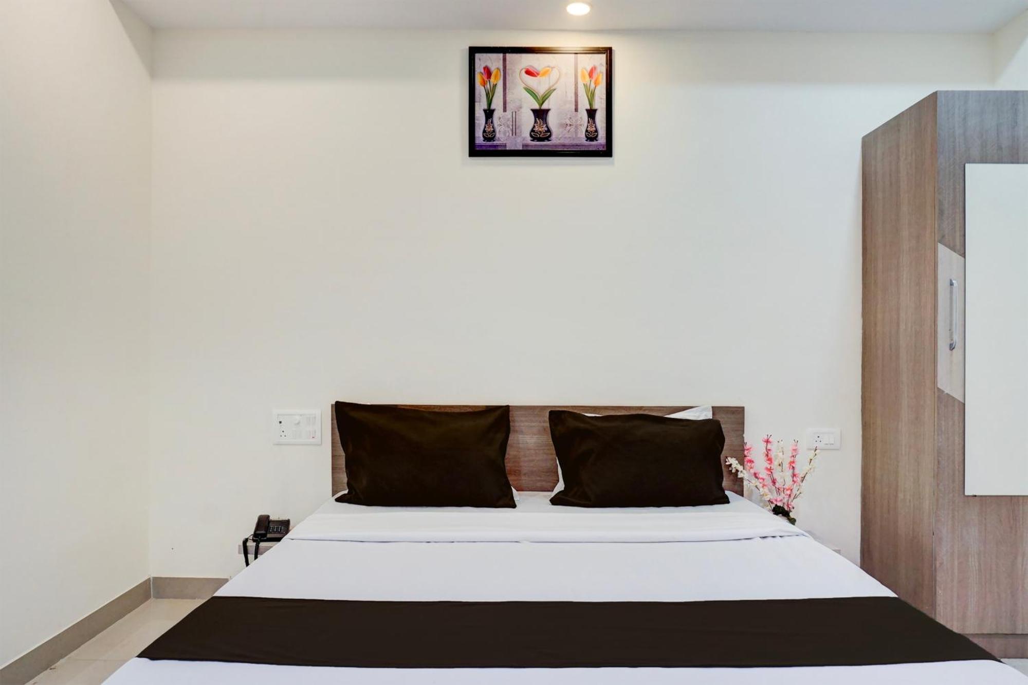 Hotel O Atithi Executive Méribel Village Dış mekan fotoğraf